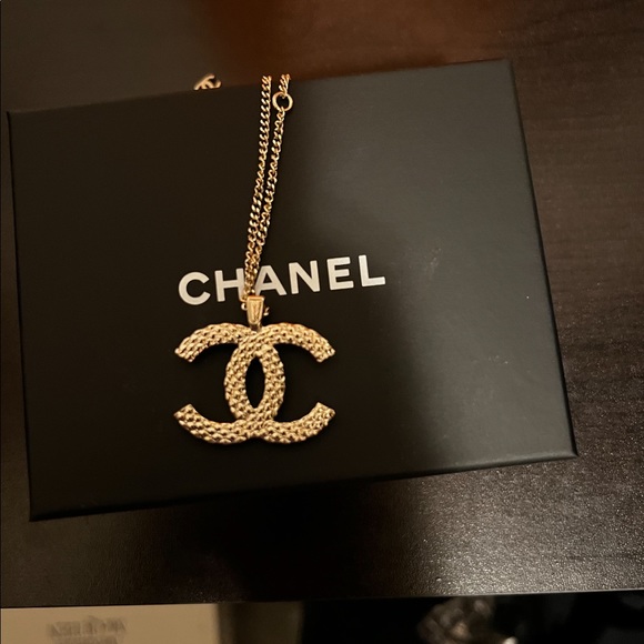 Chanel double CC gold necklace with crystal accents - Picture 2 of 3